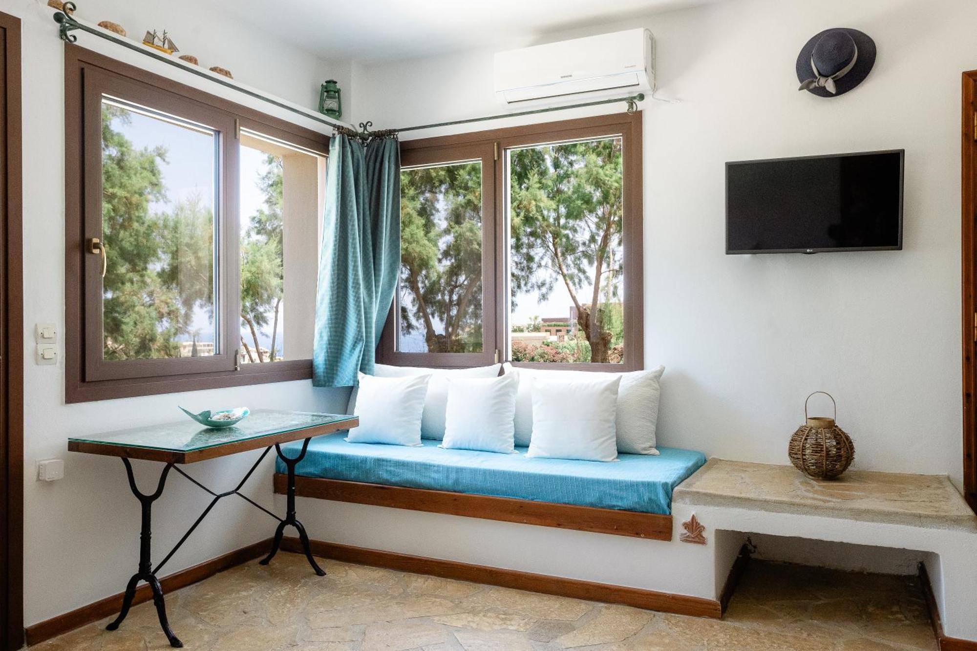 Iliatoras Aparthotel Agia Pelagia  Exterior foto