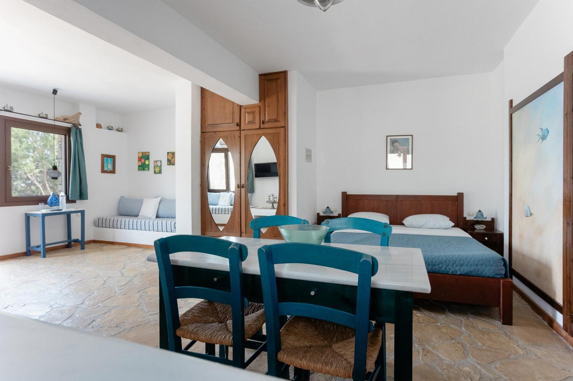 Iliatoras Aparthotel Agia Pelagia  Exterior foto