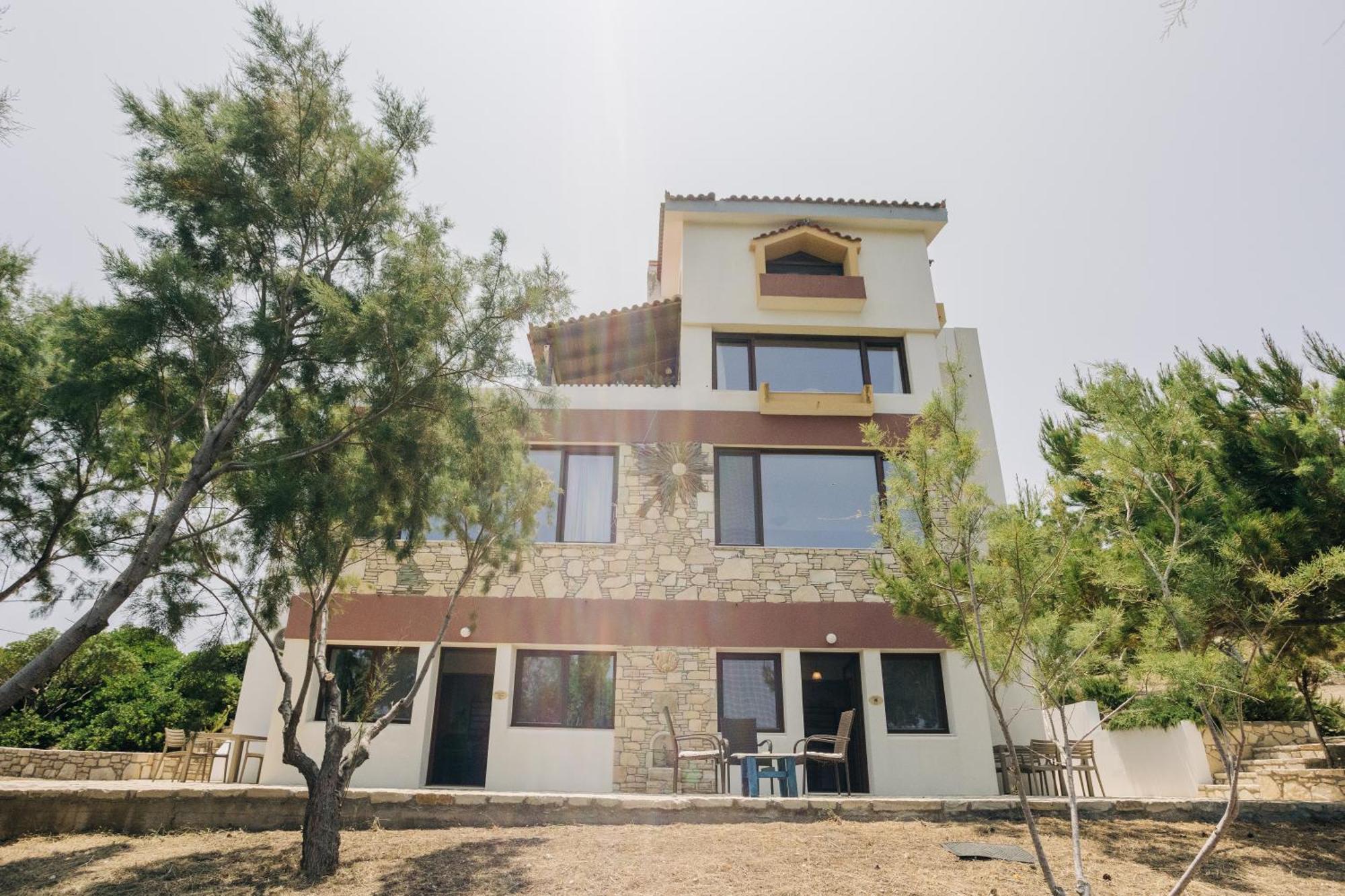 Iliatoras Aparthotel Agia Pelagia  Exterior foto